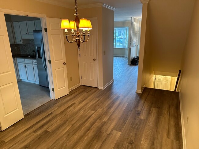 Dining - 9120 Dominion Cir Unidad 9120