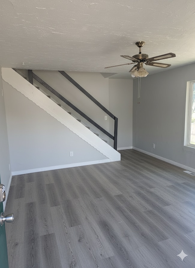 Building Photo - 960 E 2680 N