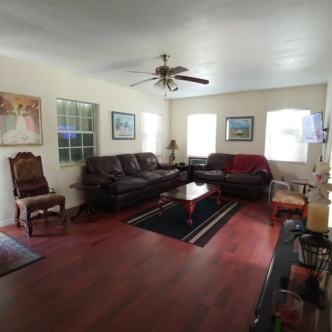 Photo - 2955 SW 38th Ave