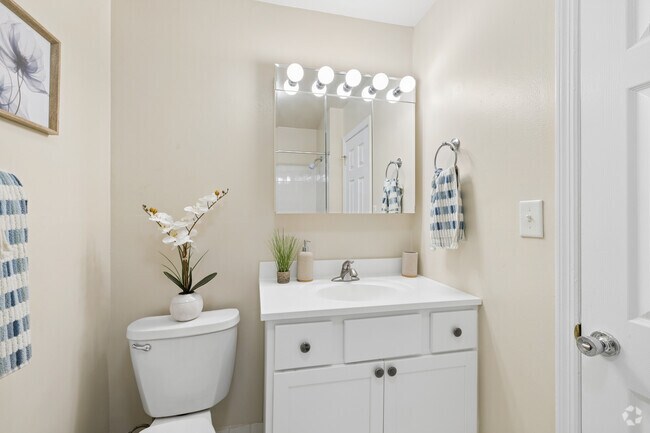 1 habitación, 1 baño - 790 pies cuadrados - Baño