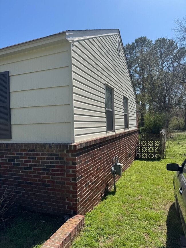 Photo - 4261 Boyce Ave