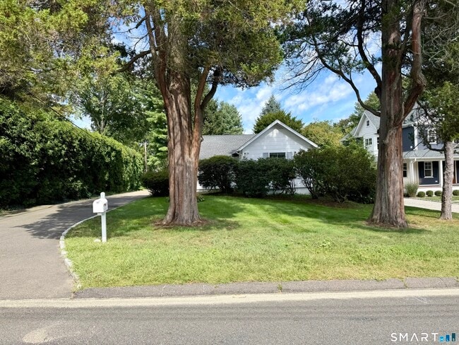 28 Treadwell Ave