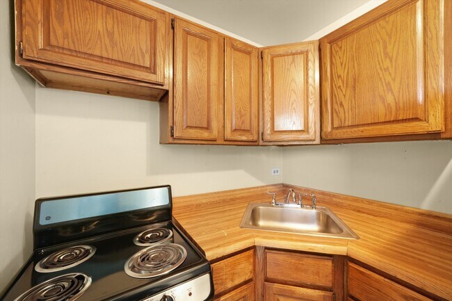 Photo - 2610 W Balmoral Ave Condo Unit 501