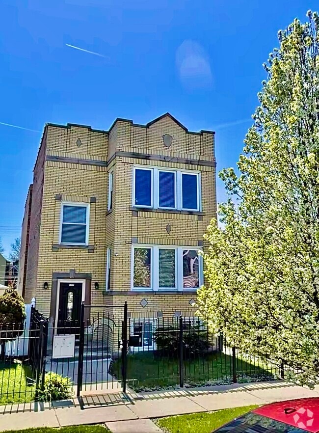 Building Photo - 4839 W Medill Ave Unit 1 Rental