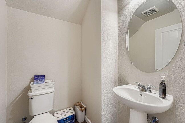 Photo - Beautiful two-story luxury townhome in highly sought after Belleview Place. Like new!