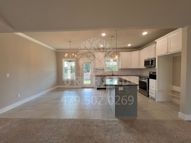 Photo - 1052 Silver Birch St