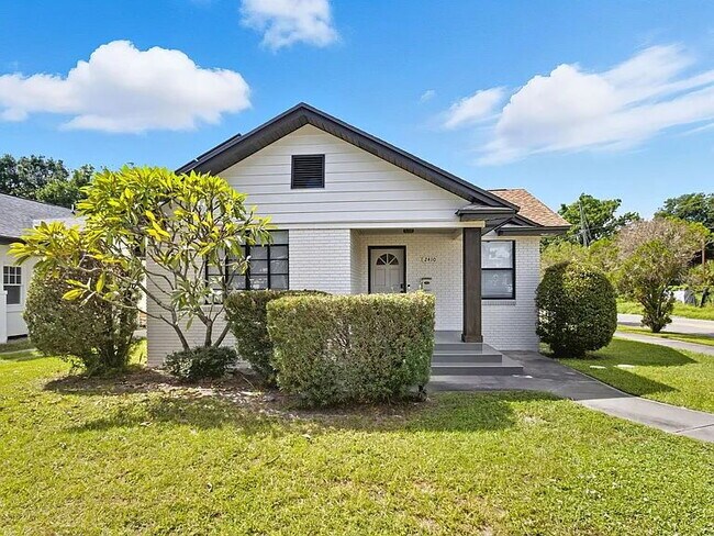 Photo - Fall Semester Move-In | Spacious 5BR Home in Ridgewood Park