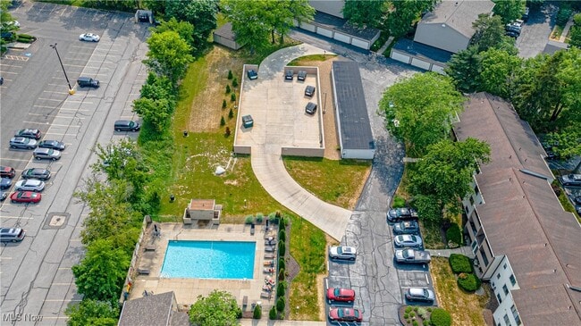 Building Photo - 1480 Cedarwood Dr Unit #21D