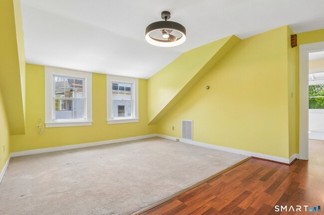 Photo - 1572 Whitney Ave