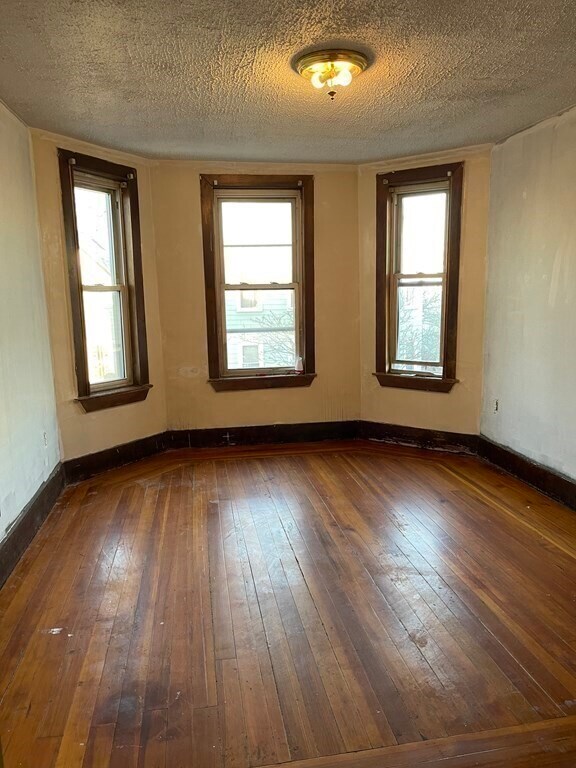 Building Photo - 83 Central Ave Unit 3