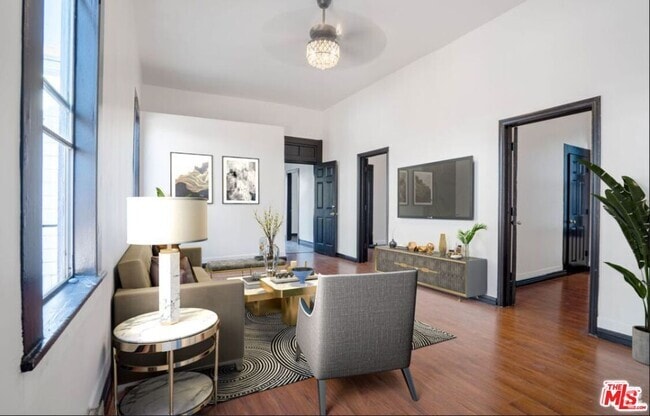 Building Photo - 955 S Ardmore Ave Rental