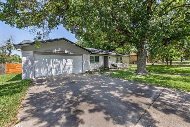Photo - 11603 Oak Trail