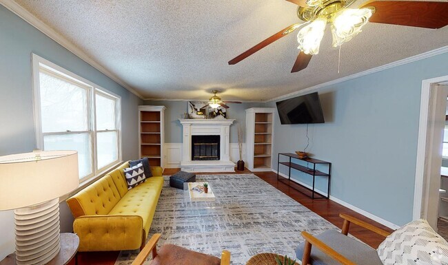 Building Photo - 427 N Blake St Rental