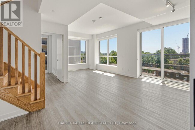 Photo - 94 Eastdale Ave