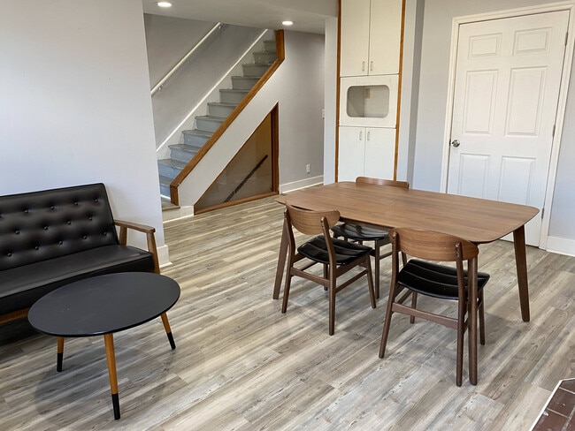 Photo - 5508 Bartlett St