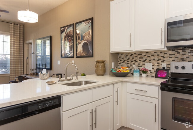 Silver Collection at The Park - Silver Collection at The Park Apartments