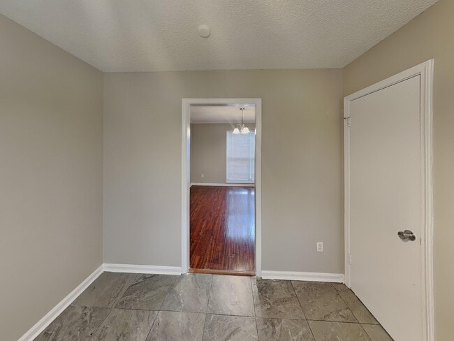 Photo - 1017 Hawkview Dr