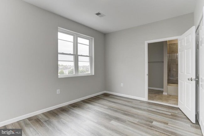 Building Photo - 1923 Ashland Ave Unit 401 Rental