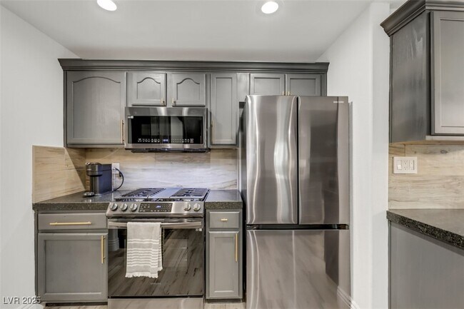 Photo - 2050 W Warm Springs Rd Unidad 3012