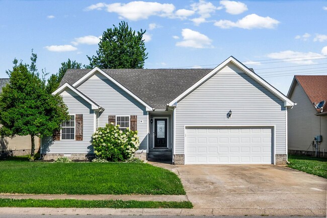 Building Photo - Pet Friendly Three Bedroom!