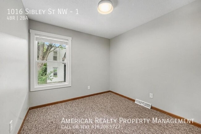 Photo - 1016 Sibley St NW Unidad 1