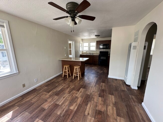 Photo - 712 Alder St