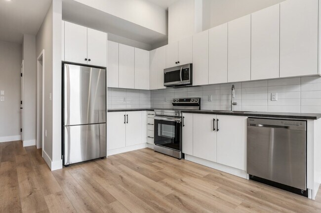 Photo - 5545-5545 Vedder Rd