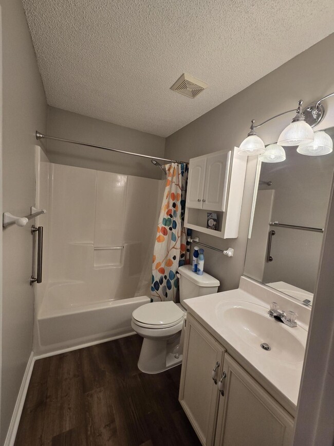 Photo - 107 Raintree Ct