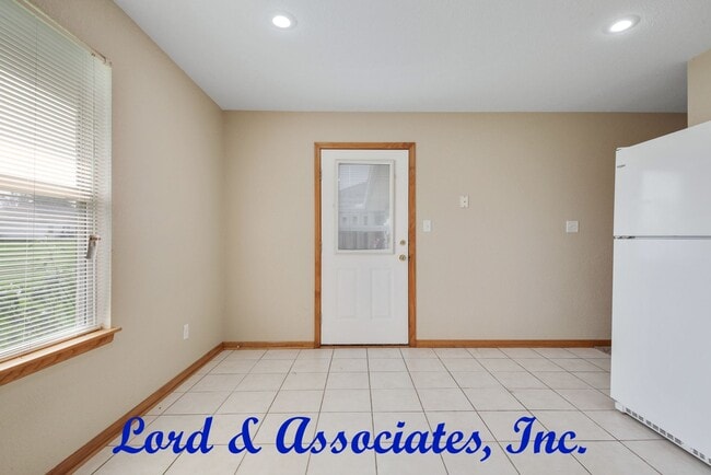 Photo - 2222 Thomas St