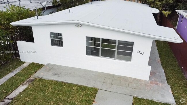Building Photo - 1557 NW 66th St Rental