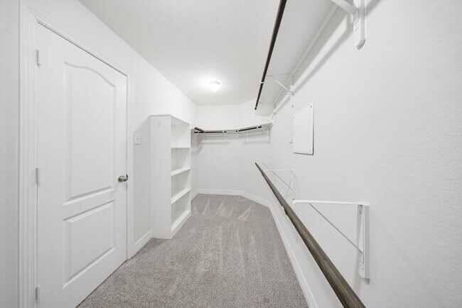 Building Photo - 40615 Guillemont Ln