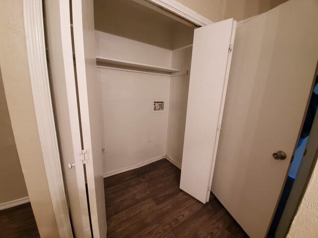 Glenrose Square Apartments