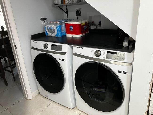 Photo - 2488 Waterside Dr