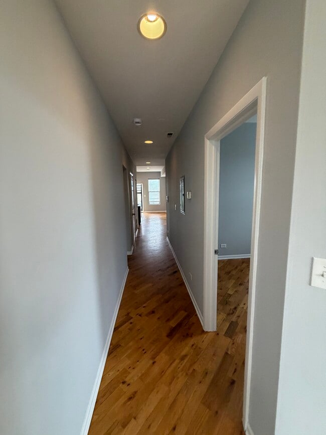 Photo - 2300 S Ridgeway Ave Unit 3