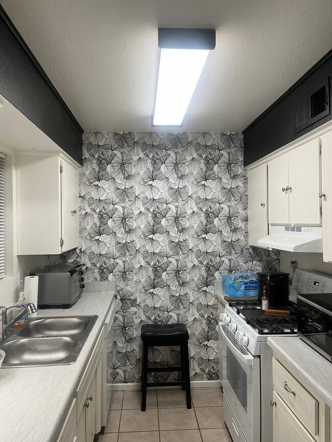 Photo - 2116 Ashfork Ave