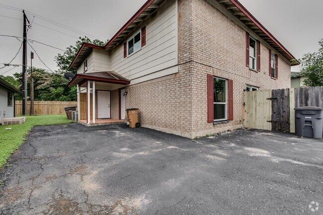 Building Photo - 2611 Ektom Dr Rental