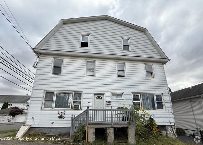 Building Photo - 402 S Sherman St Rental