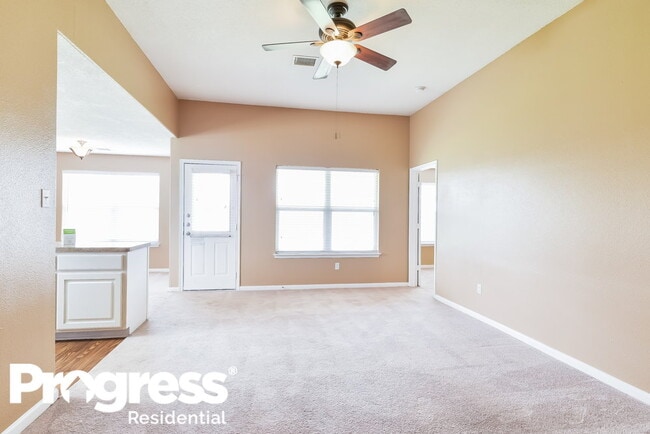 Photo - 29006 Red River Loop