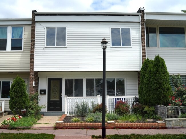 Building Photo - 1219 Alabama Dr
