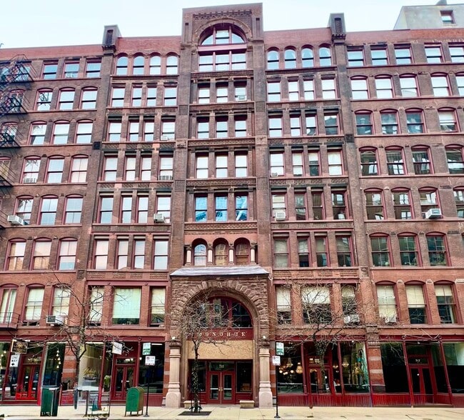 Building Photo - 711 S Dearborn St Unit 608