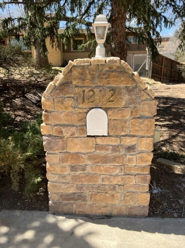 Photo - 4 BEDROOM HOME IN SKYWAY!!