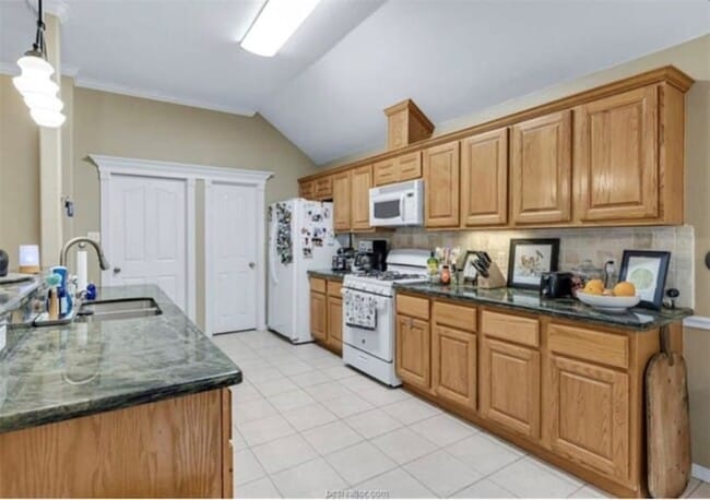 Photo - 3818 Dresden Ln