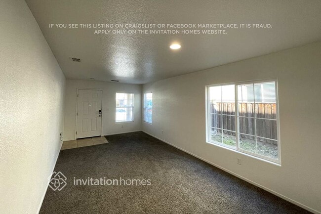 Photo - 382 Craftsman Dr