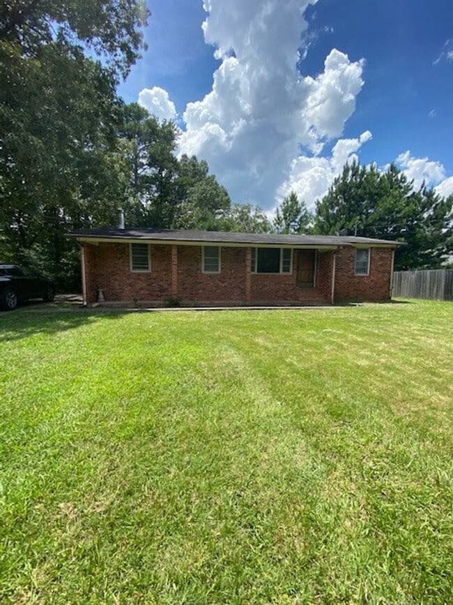 Building Photo - Ranch style home in Jonesboro