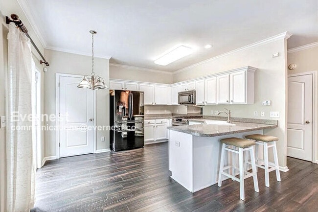 Photo - 5225 Southfork Blvd