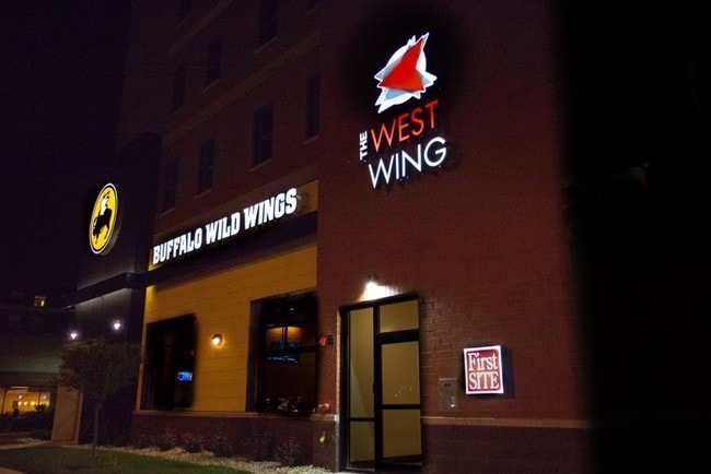 West Wing - West Wing Apartments
