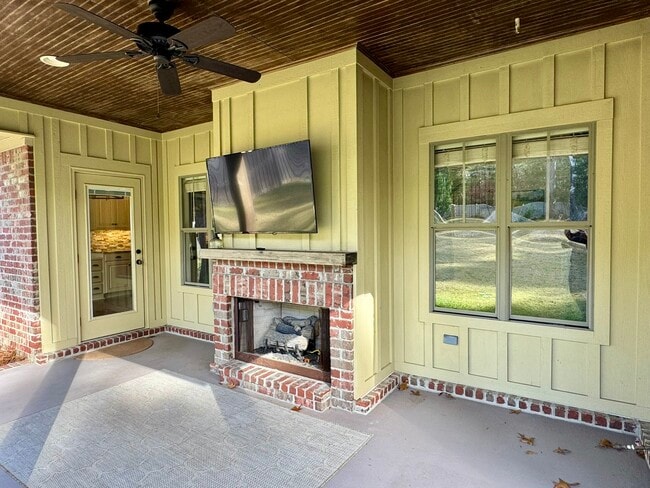 Photo - 6991 Carson Ln