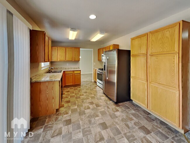 Photo - 10005 Sageland Way