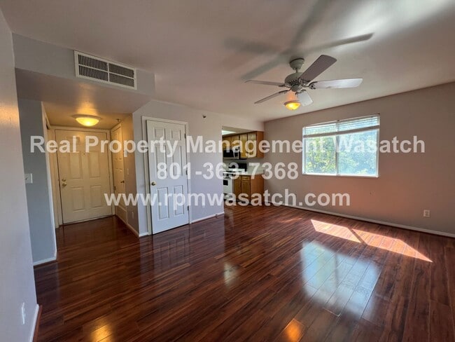 Photo - Come See This Spacious 2-bedroom 2-Bath in Downtown Salt Lake City!! Unidad B7