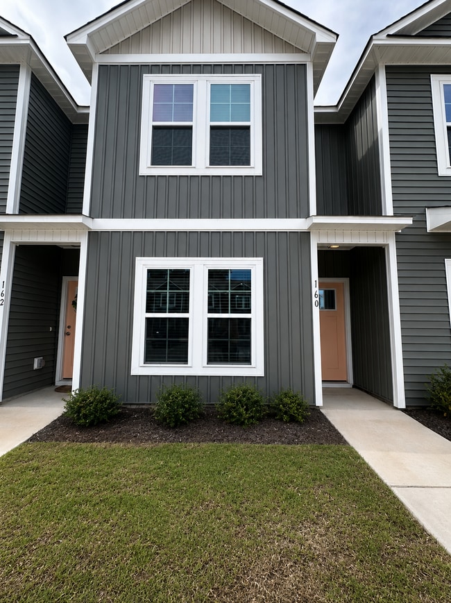 Building Photo - Spacious 2 Bedroom, 2.5 Bath Townhome
160 Loren Rd.
